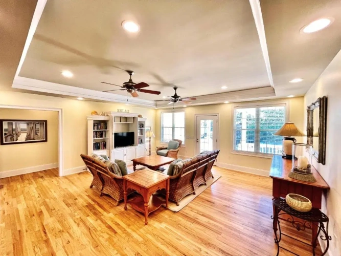 5 Bedrooms Cottage