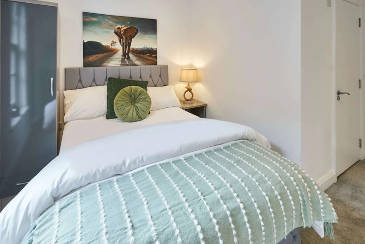 Host Stay Eton House
