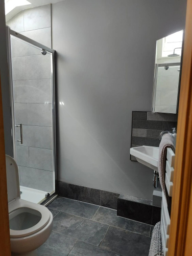 Town Centre House with free parking