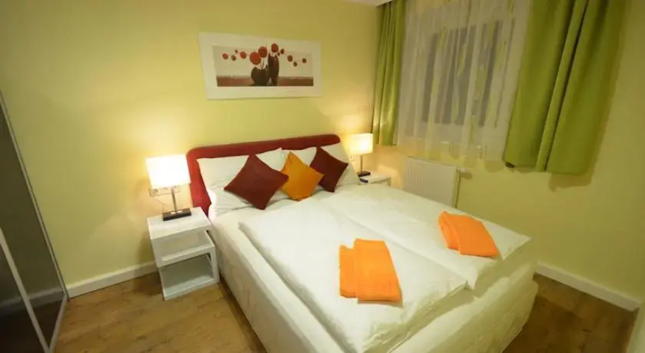 4 Seasons Holiday House