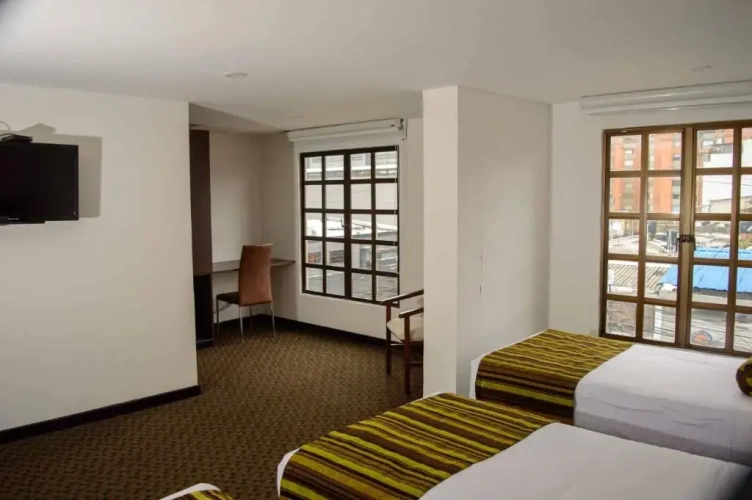 Standard Triple room