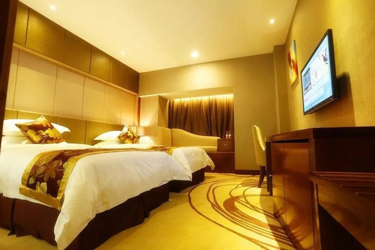 Hollyston Hotel