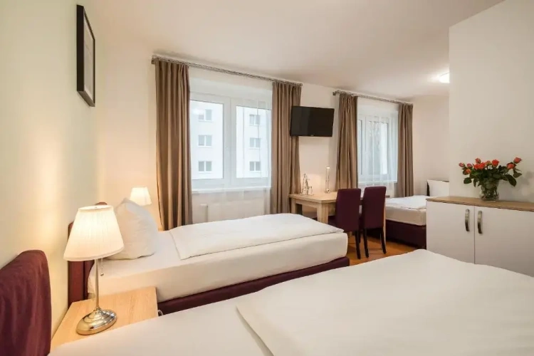Standard Triple room
