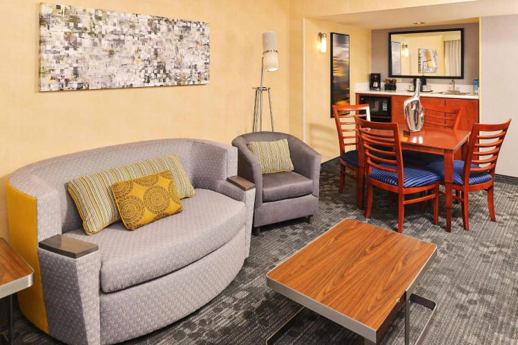 Courtyard by Marriott Denver Cherry Creek