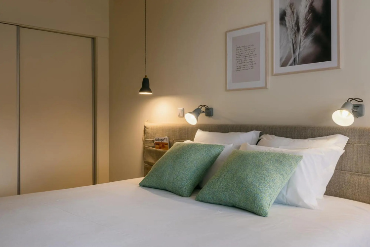 Three House Hotel