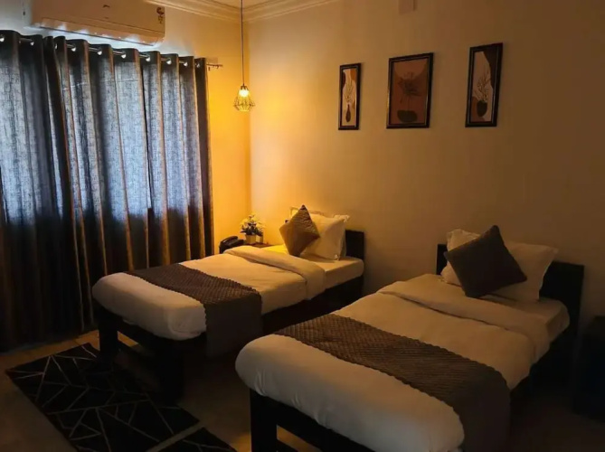 7Cr Hotel