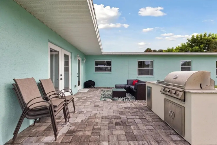 131 W Pasco Ln