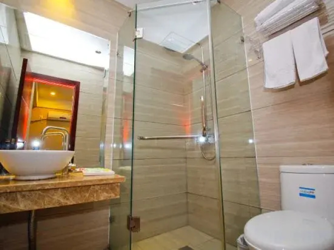 Super 8 Hotel Science Avenue Store