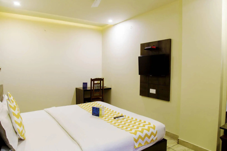 FabHotel Padmavati Palace Mansarovar