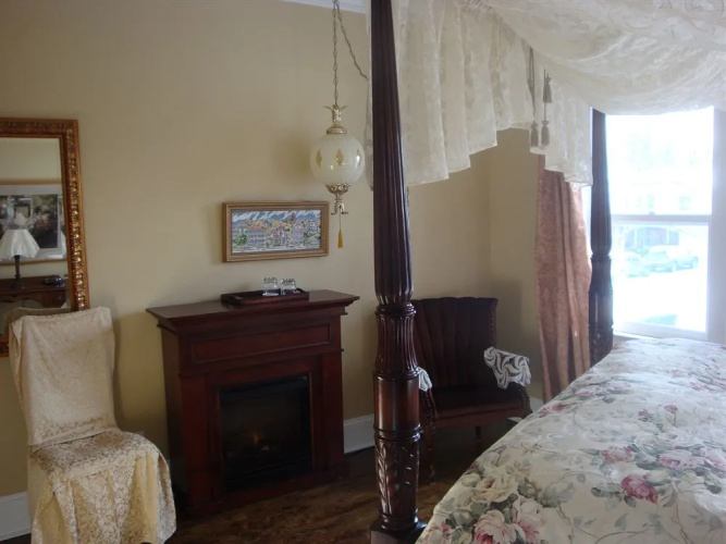 DownHome Bed & Breakfast