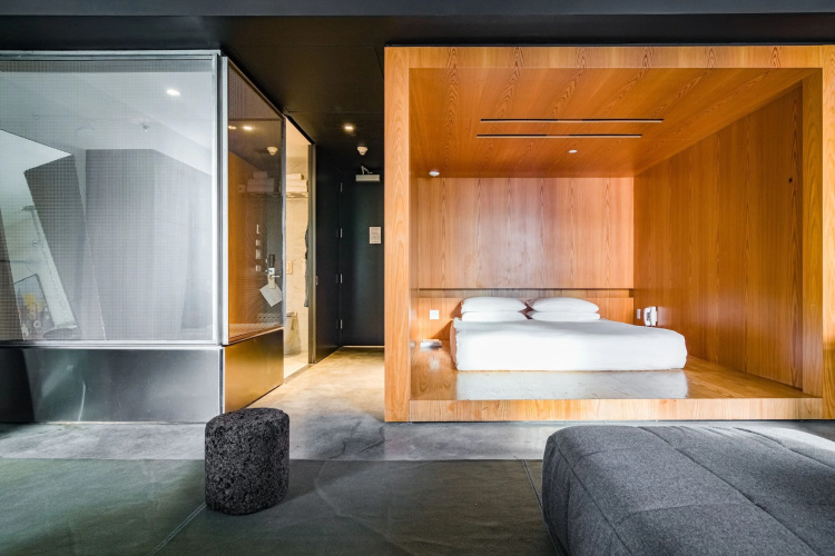 Selina Chelsea New York City photo 12