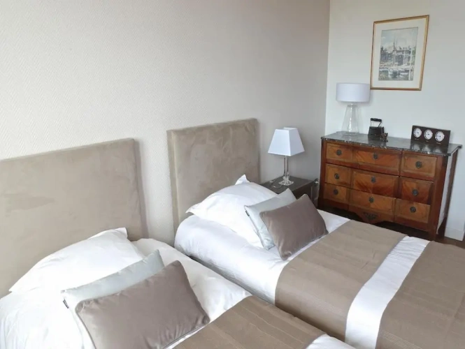 3 Bedrooms Apartment