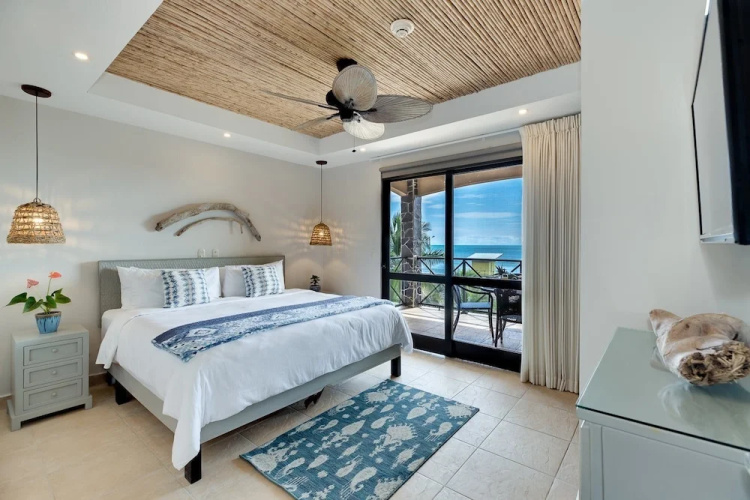 Oceanfront Penthouse / Upscale Roof Terrace