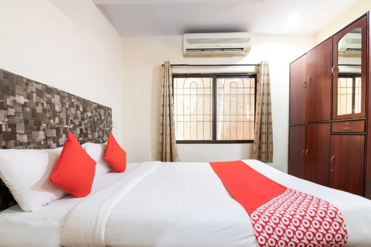 OYO 10293 Rajmahal Comforts