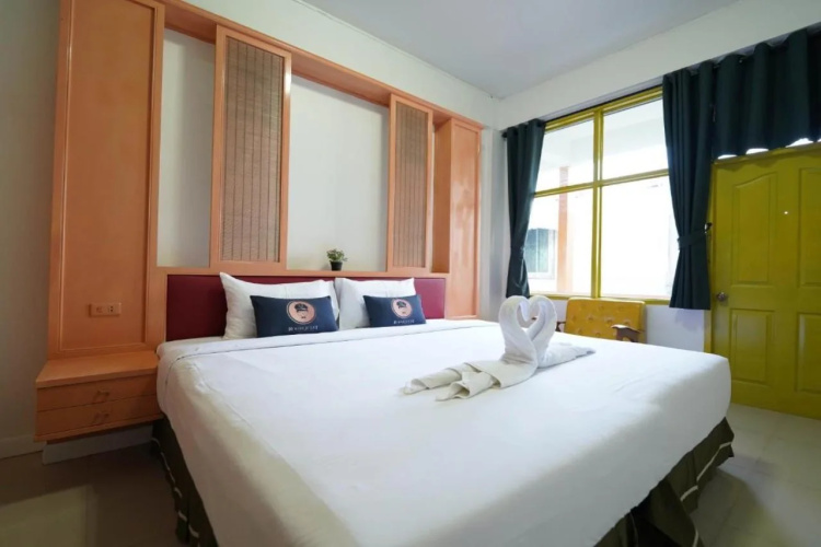 RoomQuest Hotel Pratunam
