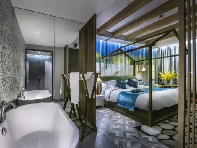 F&F Hotel