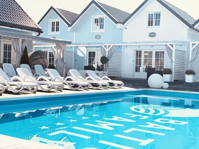 2 Bedrooms Family Cottage with pool view