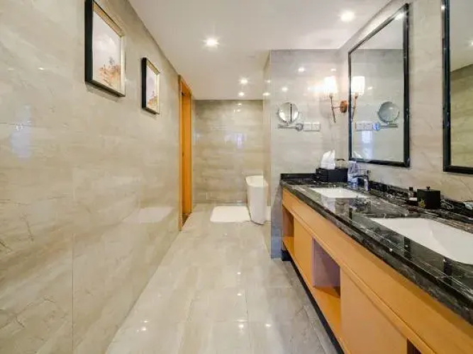 Bazhong Days Hotel