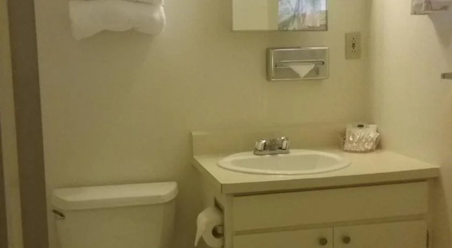 Cedar Lodge Motel