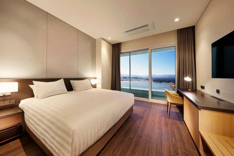 Deluxe Double room with lake view