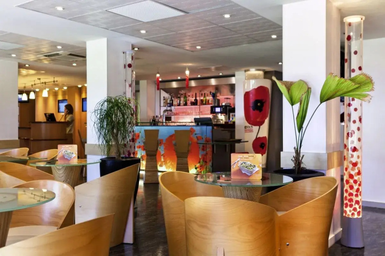 ibis Lyon Est Bron