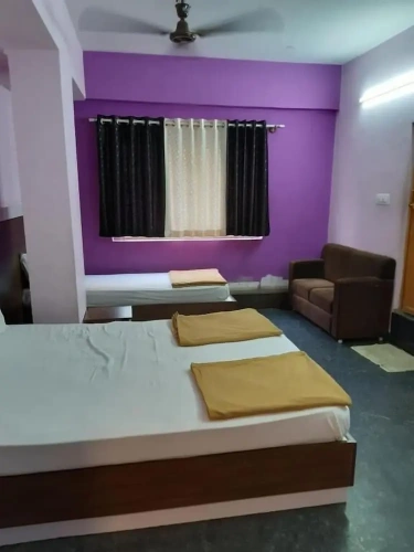 Deluxe Triple room with city view