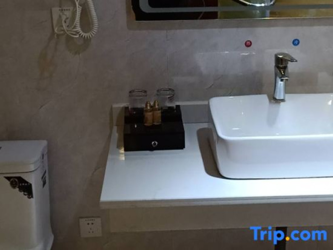 Red-crowned Crane Hotel, Liyang
