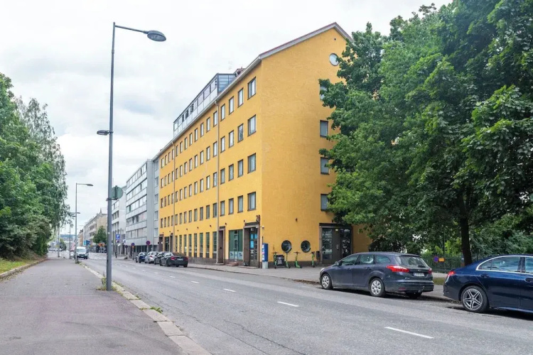 Modern 1BR Home with Sauna & Balcony