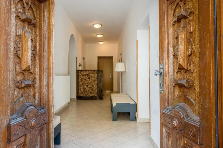 Kronotop Hostel