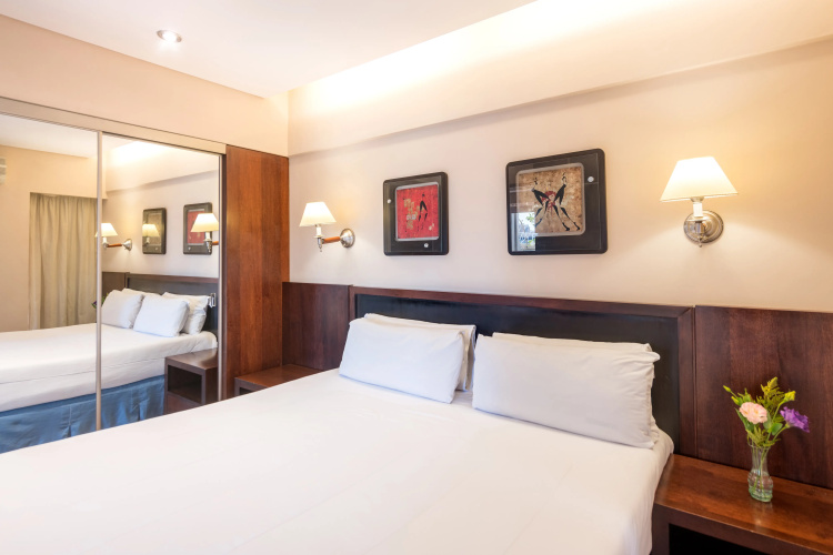 Exe Hotel Colón