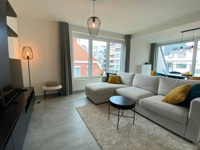 Modern Duplex Near Beach and Shops