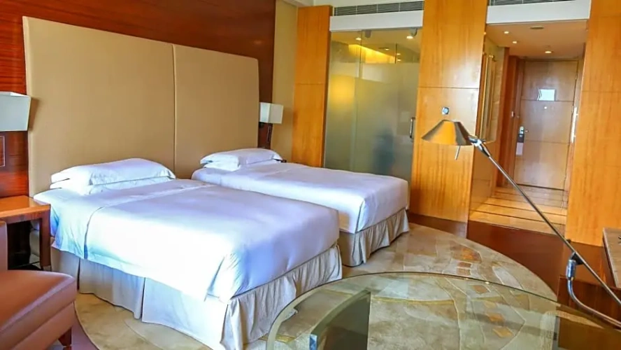 Twin room with lake view