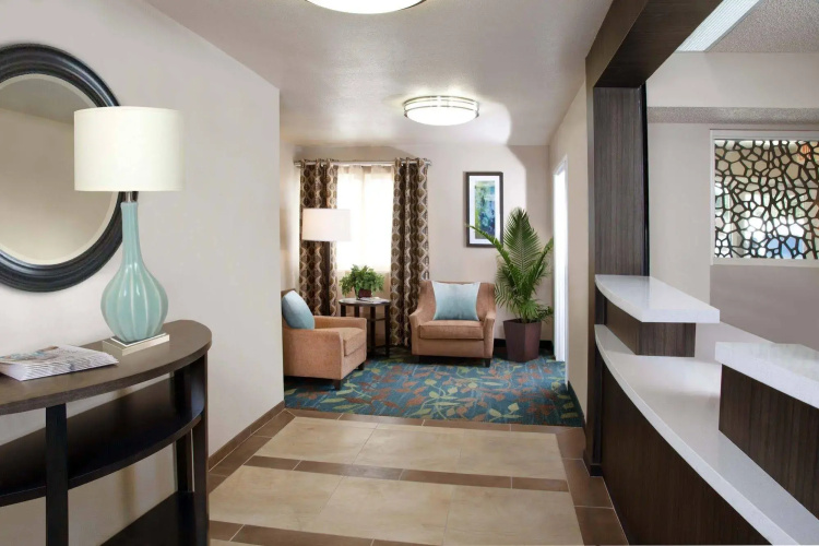 Candlewood Suites Lenexa - Overland Park Area by IHG