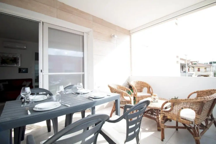 2 Bedrooms Apartment