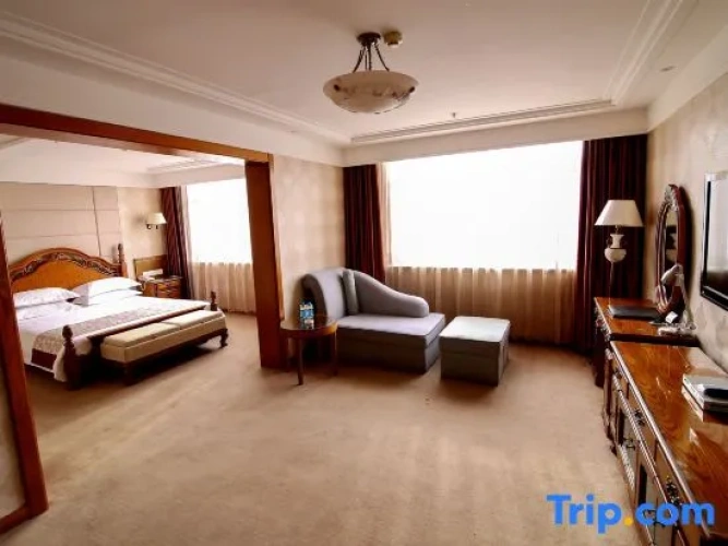 Deluxe Suite