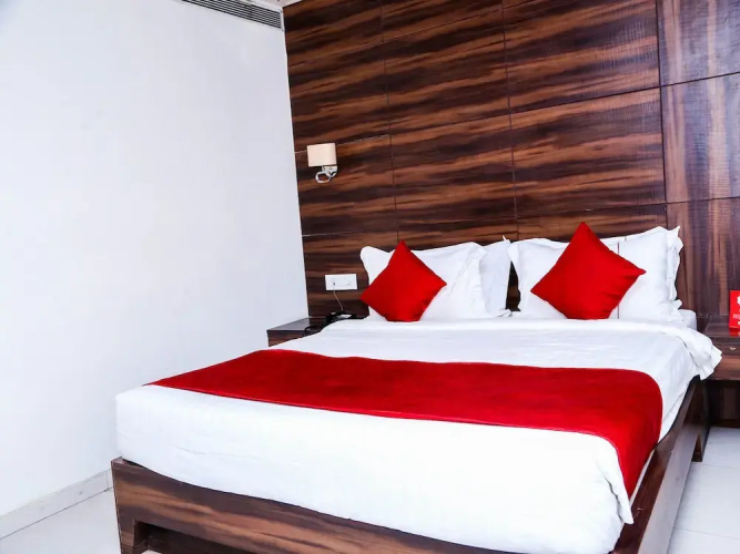 OYO 5561 Hotel Cambean