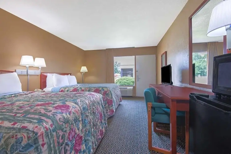 Deluxe Quadruple room