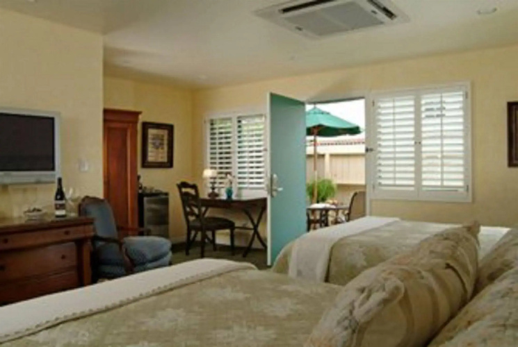 Castillo Inn at the Beach