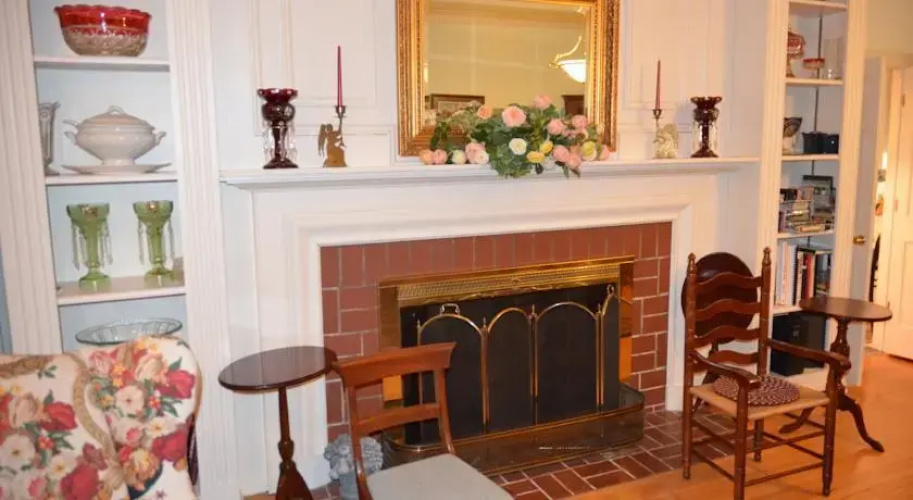 East Hills B&b Inn