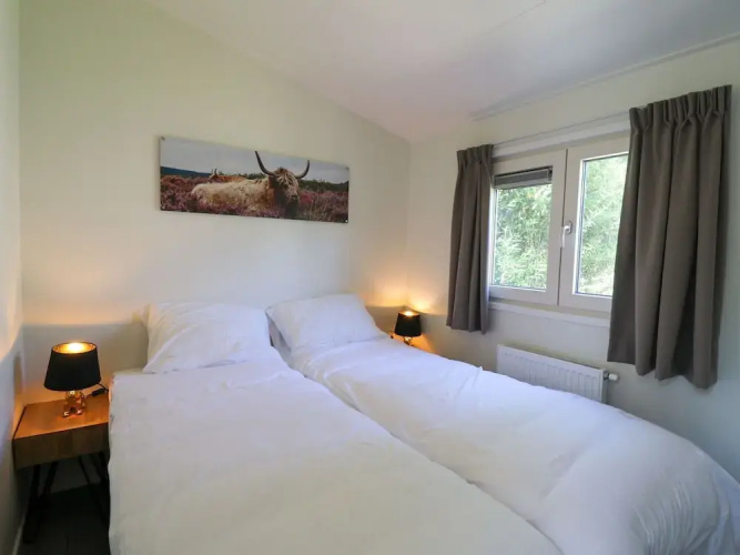 Stylish Bungalow in Hoenderloo for 6