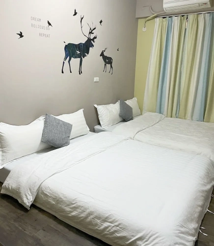 Standard Triple room