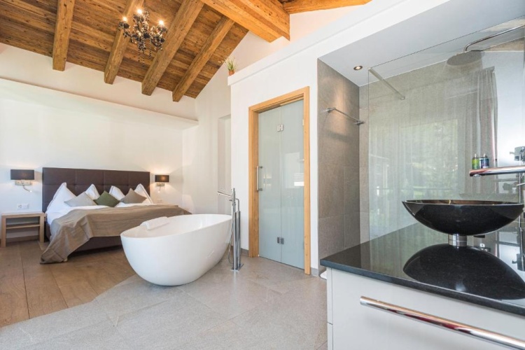 4 Bedrooms Double Apartment