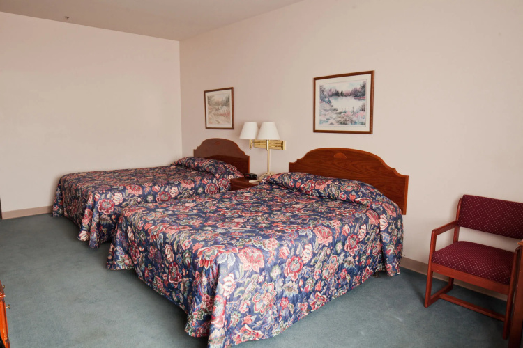 Benny's Colville Inn