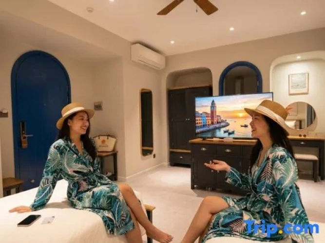 Deluxe Twin room with balcony