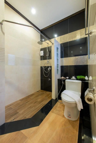 The sea aonang pool villa