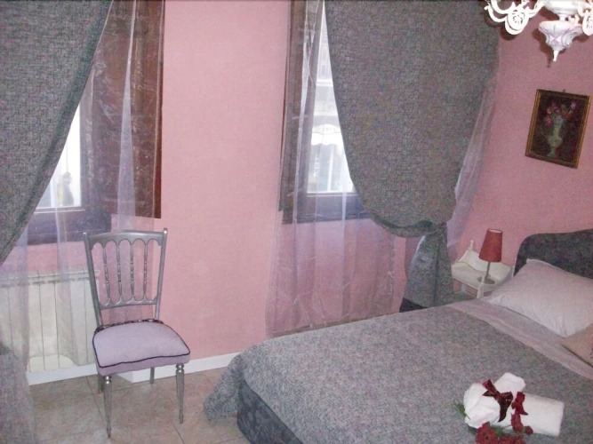 Faceroom Bed & Breakfast
