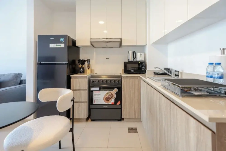 1 Bedroom Luxury Apartment with balcony and with pool view