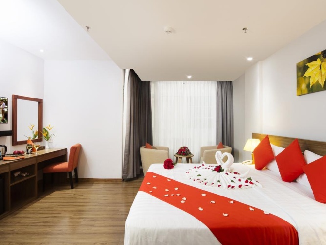 Deluxe Double room with city view