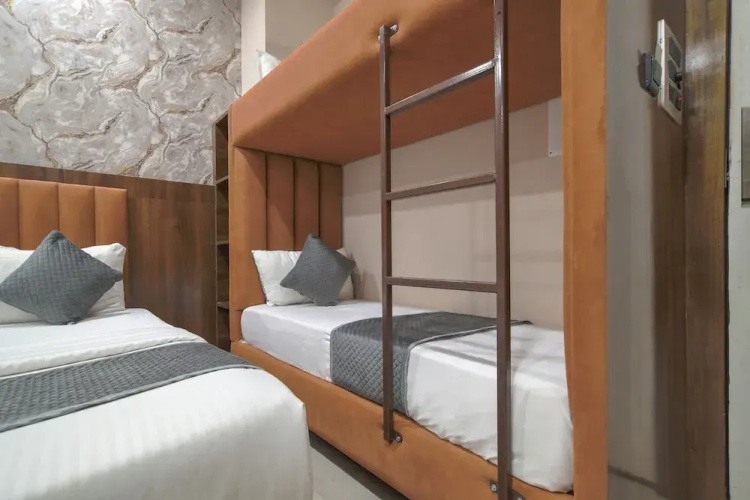 Hotel Miracle