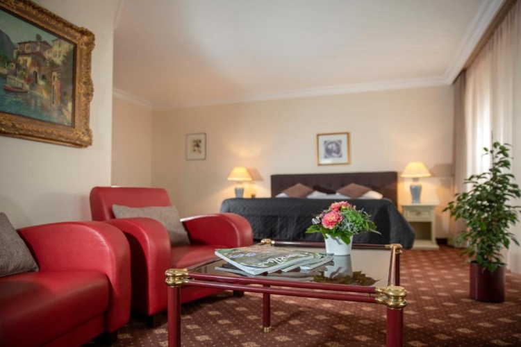 Suite with balcony and with view